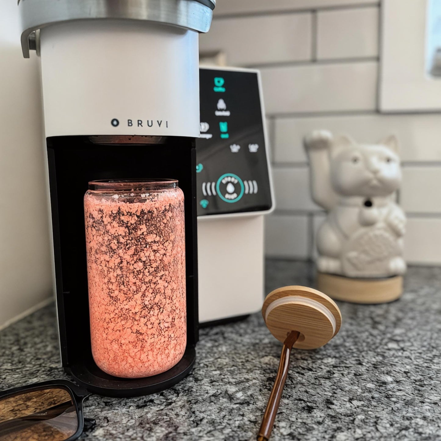 Retro Glitter Glass Tumbler: 16oz Iced Coffee Cup with Bamboo Lid