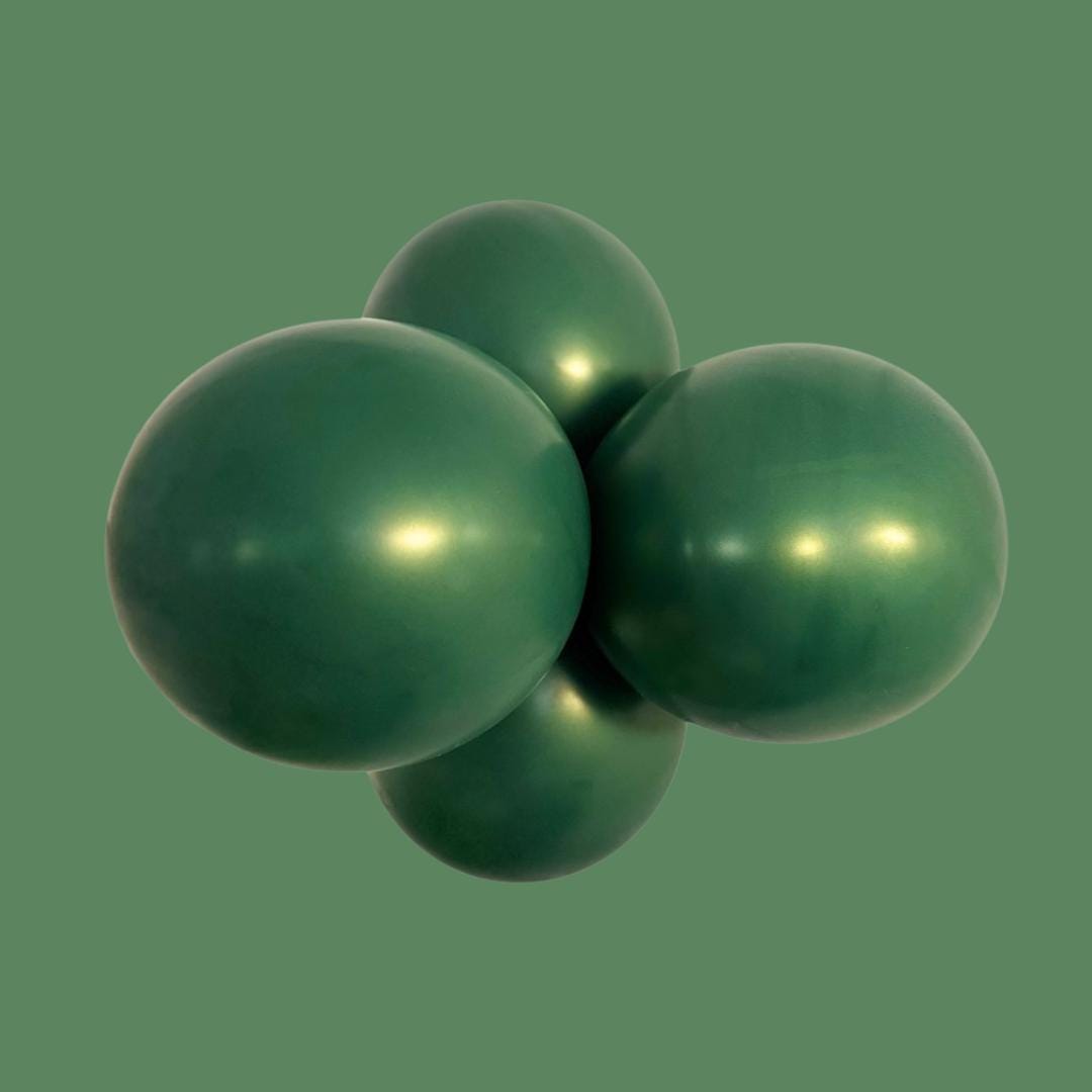 St. Patrick's Day Balloon Garland: DIY Gold & Green Party Decor