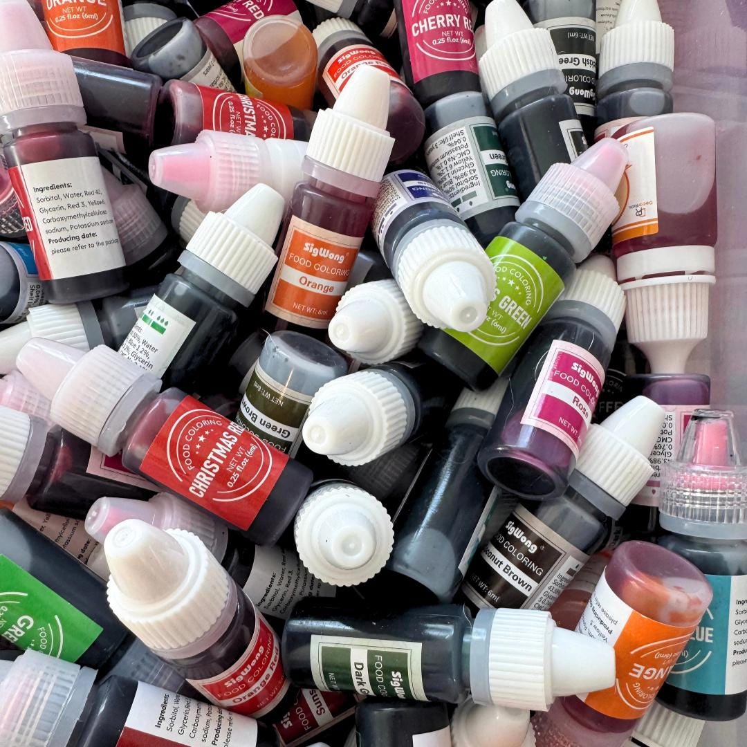 MINI BOTTLES OF FOOD DYE VARIOUS COLORS