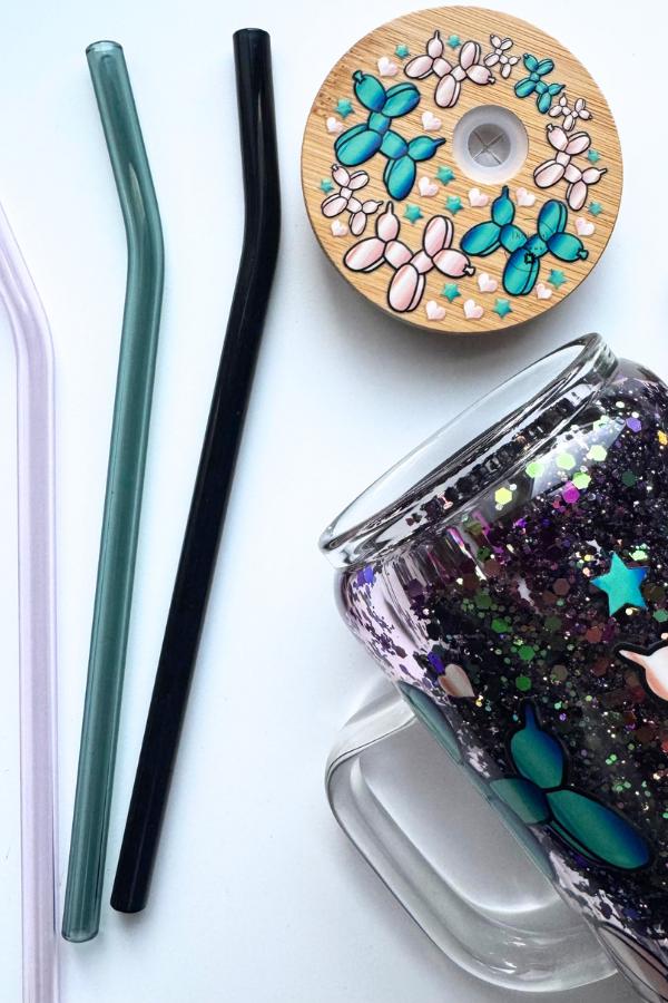 Balloon Dog Glitter Mug | Iridescent Snow globe Cup with Lid and Straws