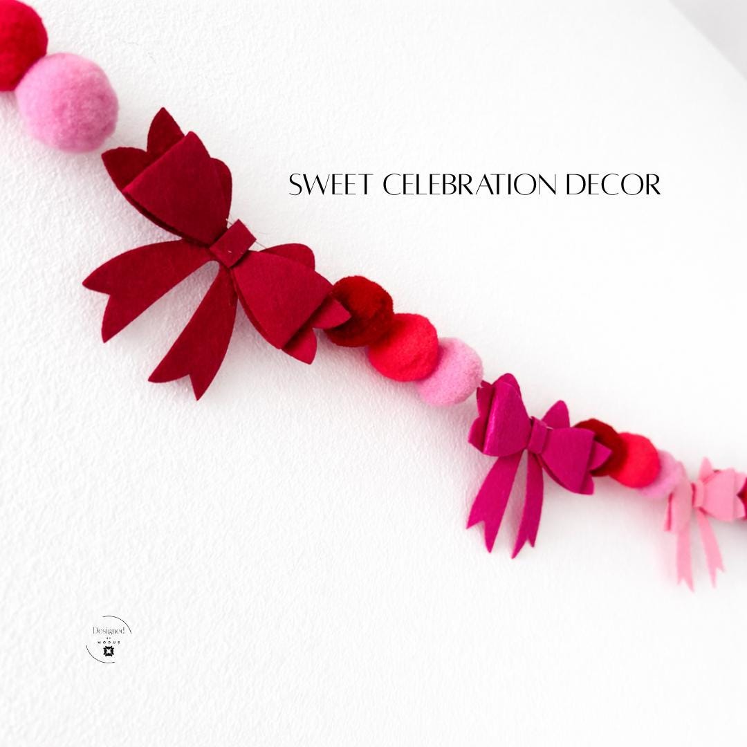 Fluffy Bow Banner Valentine Heart Garland Pink Felt Collection Decorative Wall Hanging Holiday Party Backdrop Romantic Room Decoration Festive Display Design Classroom Decor Mantel Accent Piece Playroom Wall Decoration Cute Valentine String