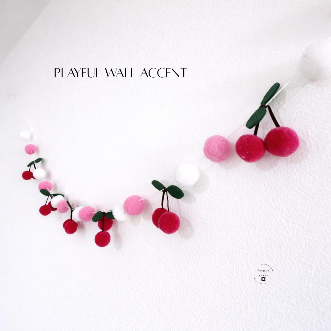 Summer Party Decoration Felt Cherry Garland Red Fruit Design Kitchen Wall Hanging Handcrafted String Accent Rustic Farmhouse Style Home Accessory Cheerful Character Addition Interior Styling Element Whimsical Kitchen Decoration Country