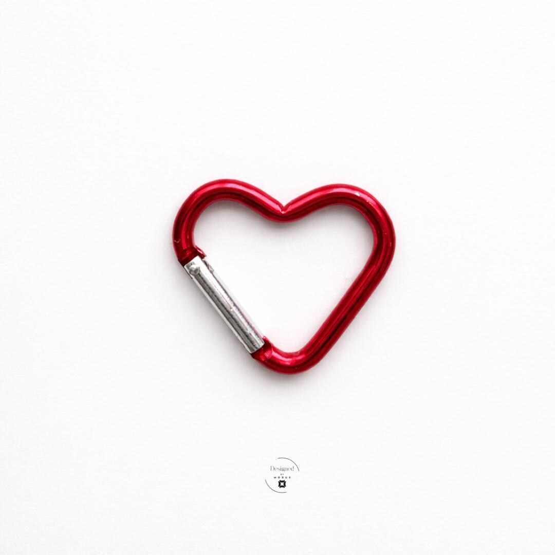 Heart Carabiner Clip – Red Heart Key Ring for Bags, Purses & Keychains  Cute Metal Heart Clasp for Accessories and Gifts