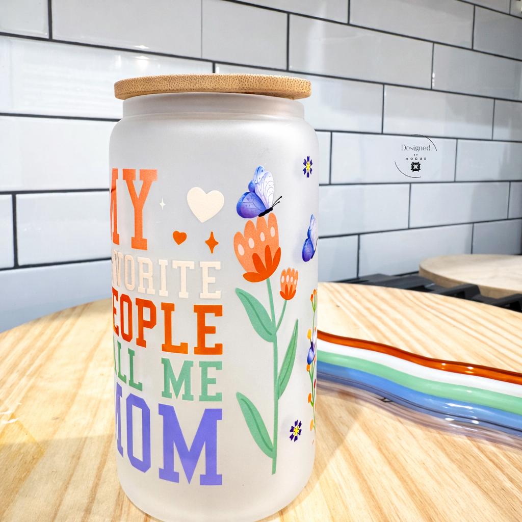 Frosted Glass Mom Tumbler with Beaded Wristlet and Straws – Mother's Day Gift