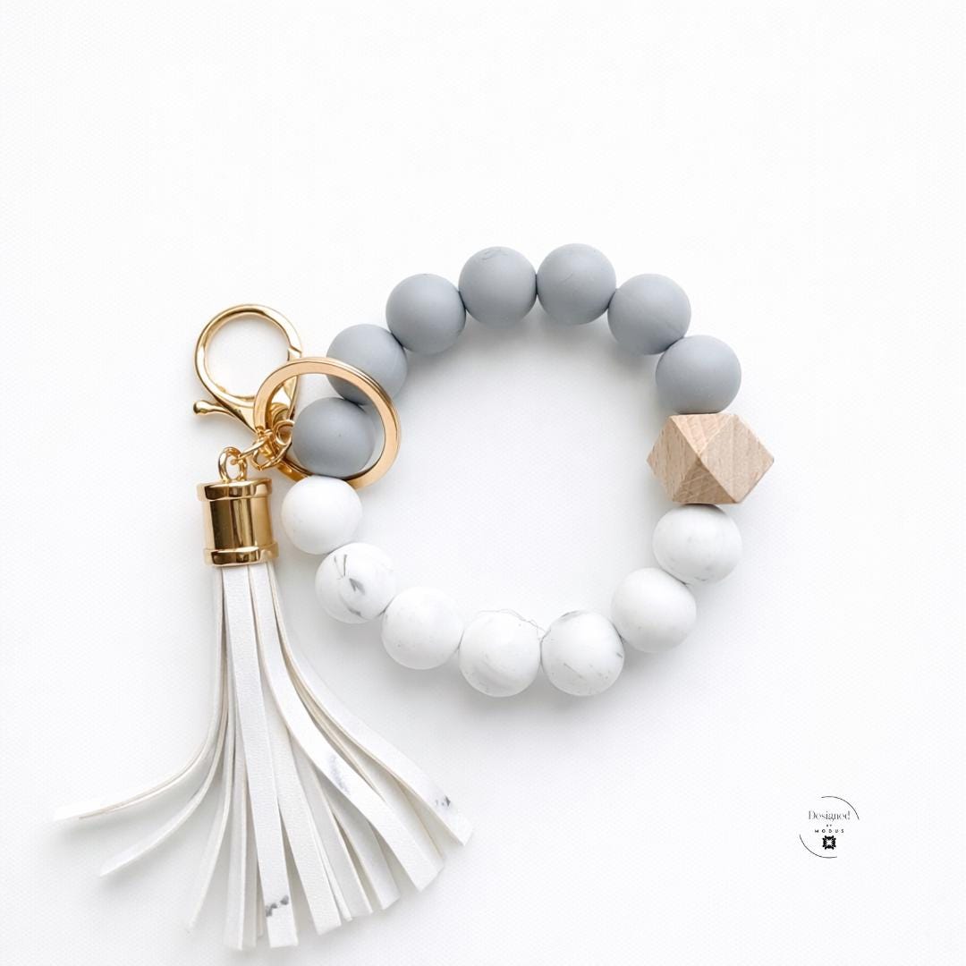 Everyday Carry Essential Beaded Wristlet Keychain Bracelet Key Holder Wrist Strap Women Handsfree Shopping Accessory Functional Fashion Jewelry Silicone Wooden Marble Bead Design Faux Leather Tassel Charm Gold Keyring Clasp Stretch Fit