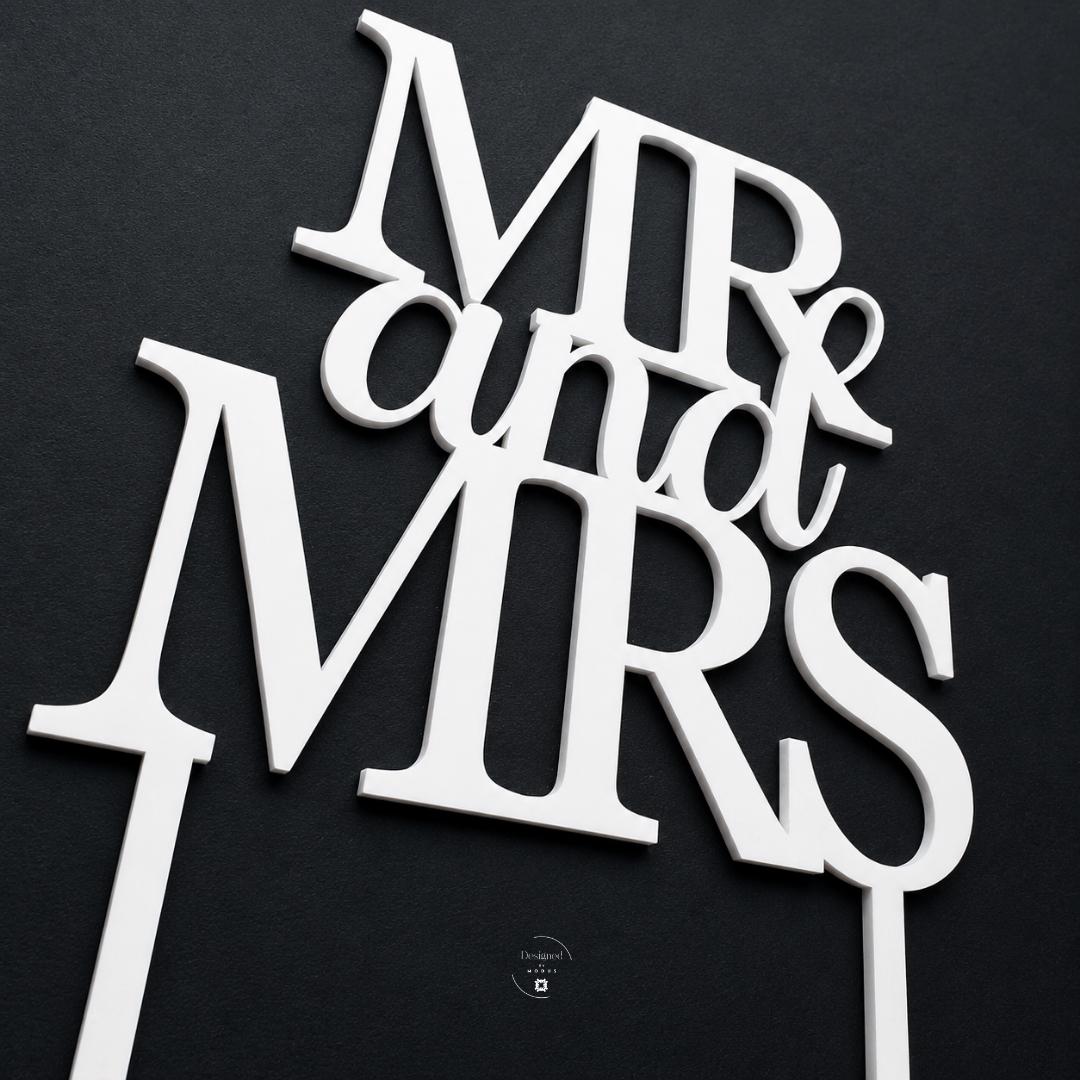 Acrylic Wedding Sign Mr Mrs Cake Topper Bride Groom Ceremony Ornament Cursive Script Heart Design Reception Table Display Centerpiece Romantic Couple Celebration Marriage Party Elegant Lettering Black White Color Options Premium Quality