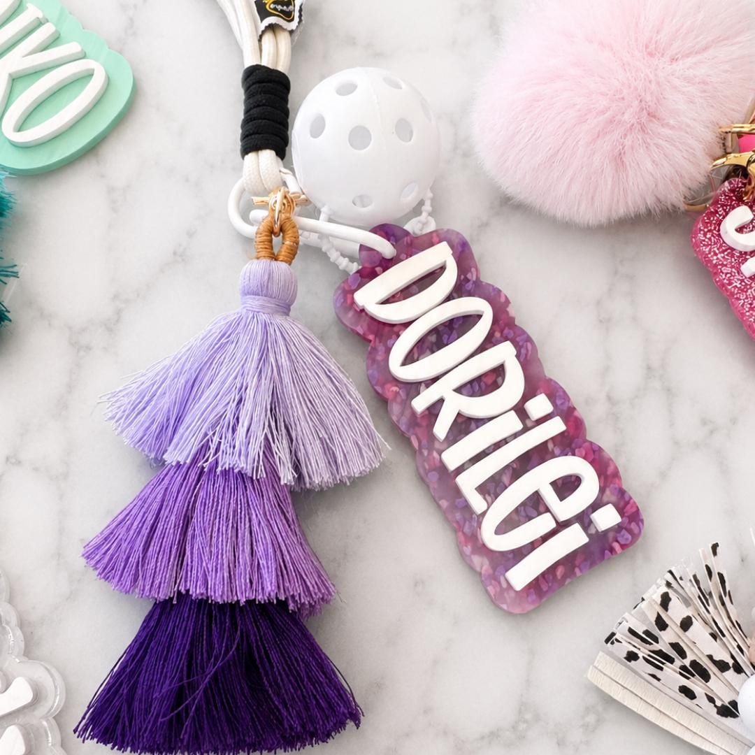 Personalized Pickleball Gift Custom Name Tag Heart Acrylic Badge Player Identifier Bag Charm Keychain Attachment Sports Accessory Team Coordination Tool Tournament Essential Glitter Confetti Solid Color Options Tassel Wristband Bundle