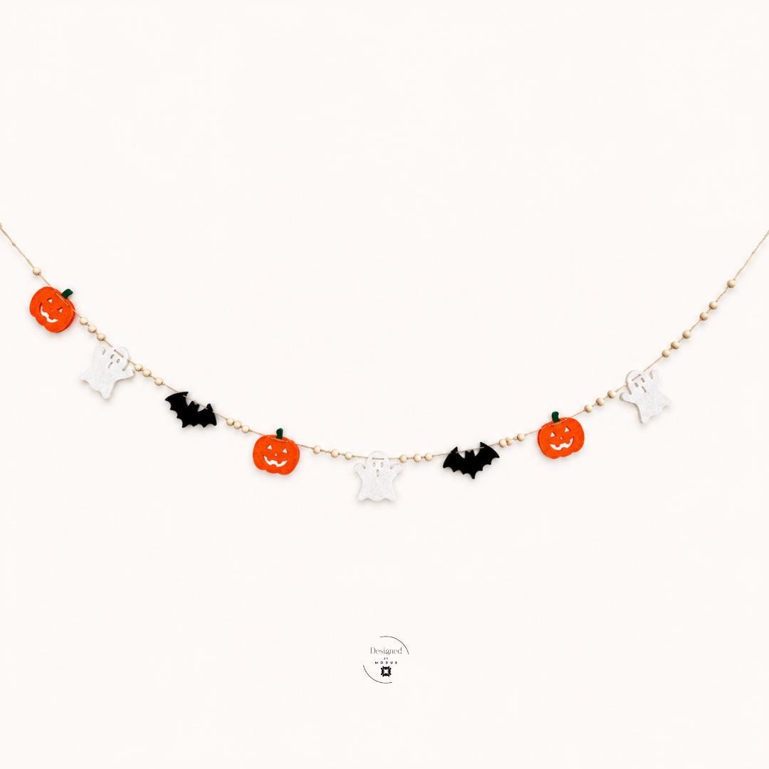 Halloween Garland with Felt Pumpkins Ghosts and Bats Orange Black White Seasonal Party Decor Fireplace Mantel Wall Decoration