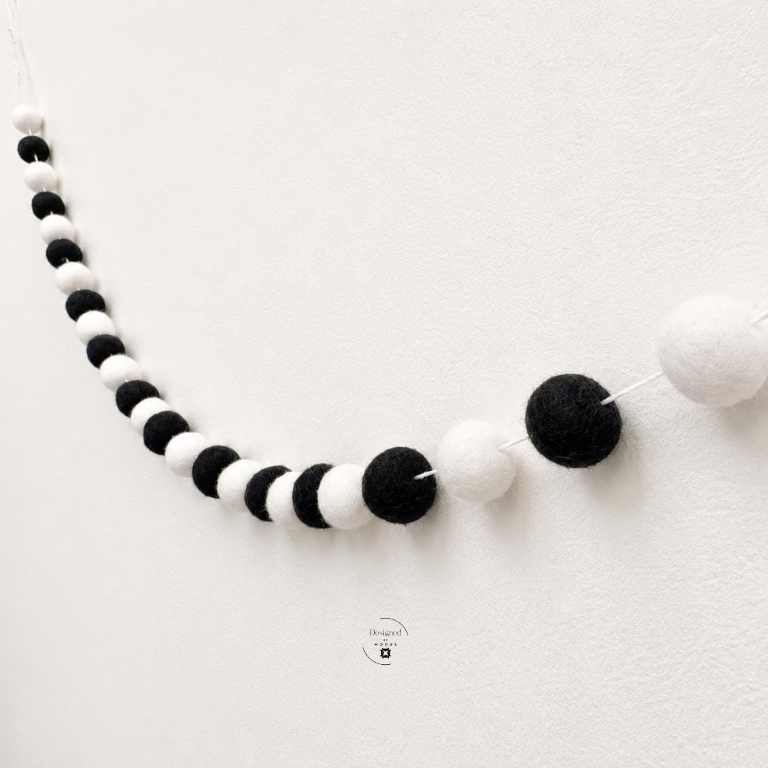 Black and White Felt Garland Alternating Ball Banner Minimalist Halloween Decor Spooky Party Mantel Shelf Classroom Decoration