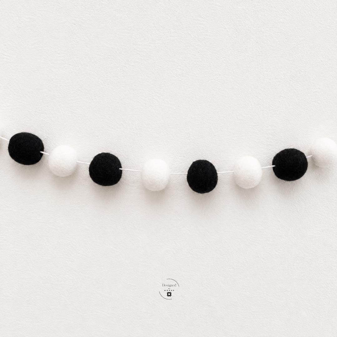 Halloween Felt Ball Garland Black White Pom Pom Banner Modern Spooky Party Decoration Fireplace Mantel Wall Entryway Backdrop