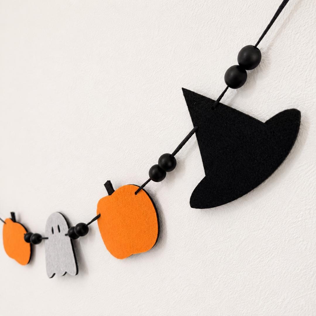 Felt Halloween Banner Orange Pumpkins White Ghosts Black Witch Hats Classic Halloween Party Decor Mantel Wall Entryway Decoration