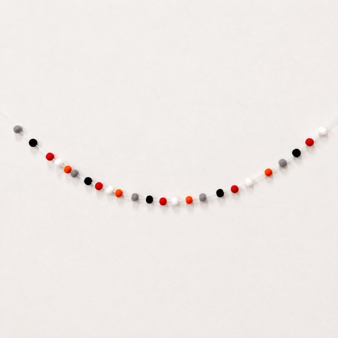 Minimalist Halloween Garland Colorful Felt Balls Orange Black Red White Gray Party Decor Classroom Wall Mantel Photo Backdrop